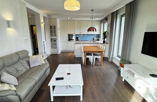 Fabryczna Apartment | Charming 2- bedroom apartment with AC, WiFi in marvelous Wroclaw