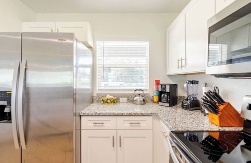Sun 'N Lake Apartment | Charming 2-bedroom apartment in wonderful Sebring with WiFi