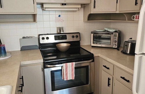 Windsor Apartment | Charming 2-bedroom apartment with AC, WIFI, Security Cameras at entrances.
