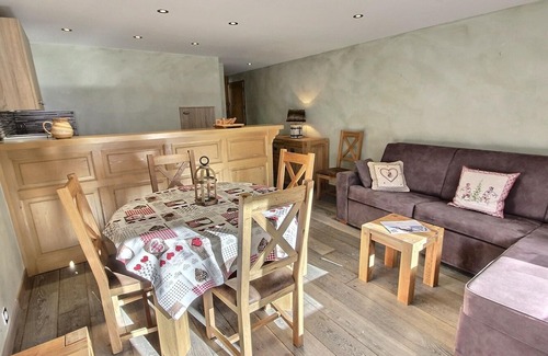 Meribel-Mottaret Apartment | Charming 2-Bedroom Apartment for 4 with Mountain View in Méribel Mottaret