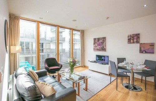 North Wall Apartment | Charming 2-bedroom apartment in IFSC