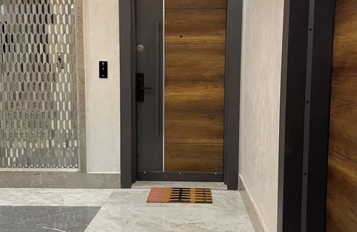 Sari Street Apartment | Charming 2-bedroom apartment in delightful Jeddah with WiFi, AC