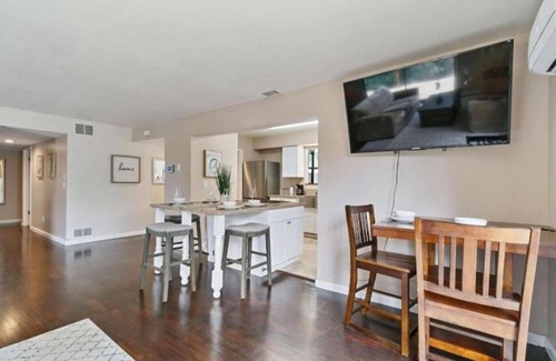 Auburn Apartment | Charming 2-bedroom apartment with AC, WiFi in lovely Auburn