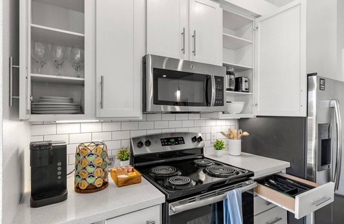 Montopolis Apartment | Charming 2-bedroom apartment with AC, Pool, Gym - Close to Airport and Downtown
