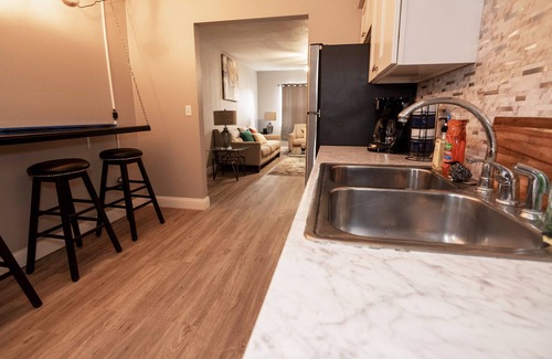 Sun Bay South Apartment | Charming 2-bedroom apartment with AC, WiFi full kitchen in beautiful Tampa
