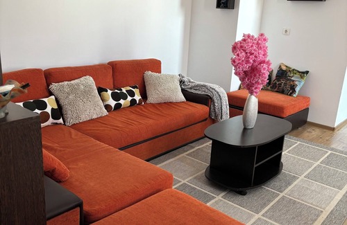 Arad Apartment | Charming 2-bedroom apartment with AC, WiFi in superb Arad