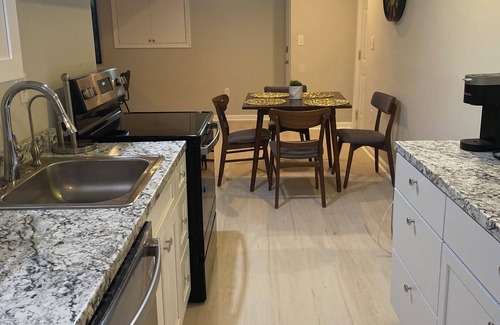 Leesburg Apartment | Charming 2-Bedroom Basement Apartment with AC, WiFi in enchanting Leesburg