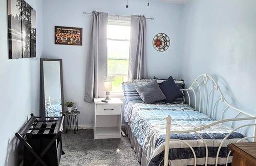 Cayuga Bed & Breakfast | Charming 2-bedroom bed & breakfast in peaceful Cayuga with WiFi, AC