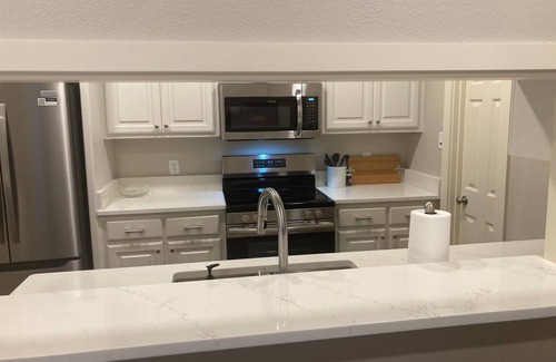Highlands - Perkins Condo | Charming 2-bedroom condo with WiFi, AC in cool Baton Rouge