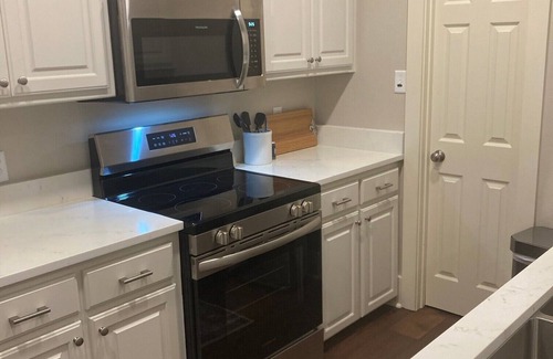 Highlands - Perkins Condo | Charming 2-bedroom condo with WiFi, AC in cool Baton Rouge