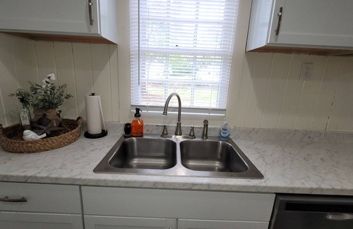 Enterprise Cottage | Charming 2-bedroom cottage with WiFi and AC in serene Enterprise