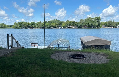 Elysian Cabin | Charming 2-bedroom cabin on beautiful Lake Francis in Elysian, MN