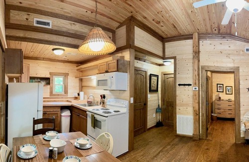 Pickens Cabin | Charming 2-bedroom cabin in beautiful mountains of Pickens, SC.