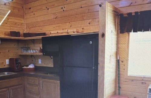 Babb Cabin | Charming 2-bedroom cabin in St Mary’s Glacier