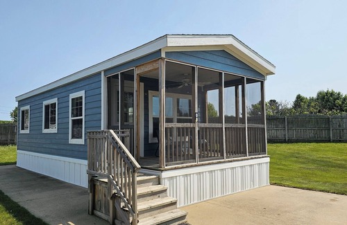 Silver Lake RV Rental | Charming 2-bedroom cabin at Sun Retreats Silver Lake campground.