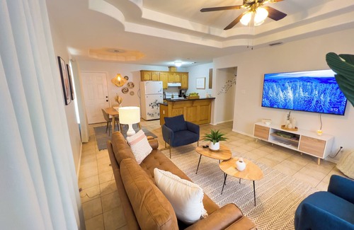 Edinburg Condo | Charming 2-bedroom condo in lovely Edinburg Wifi/Netflix