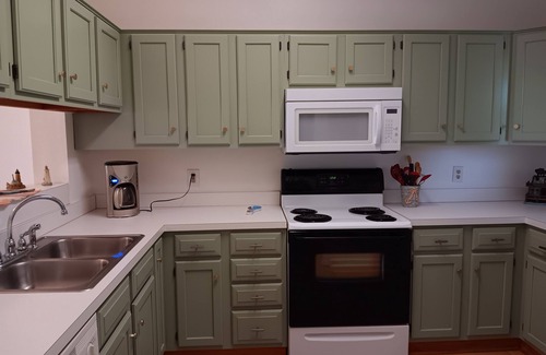 Colonial Charters Condo | Charming 2-bedroom condo with WiFi, AC in terrific Longs
