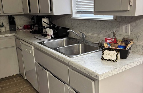 Norman Condo | Charming 2-bedroom condo in pleasant Norman with WiFi, AC