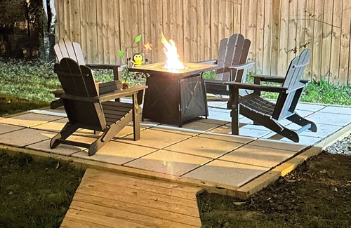 Lockhart Cottage | Charming 2-bedroom cottage in Lockhart with WiFi and AC