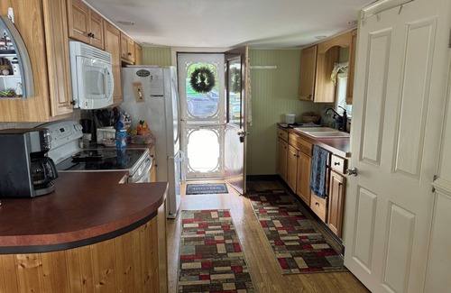 Scottsburg Cottage | Charming 2-bedroom cottage on Loon Lake