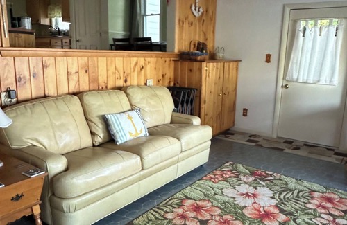 Scottsburg Cottage | Charming 2-bedroom cottage on Loon Lake