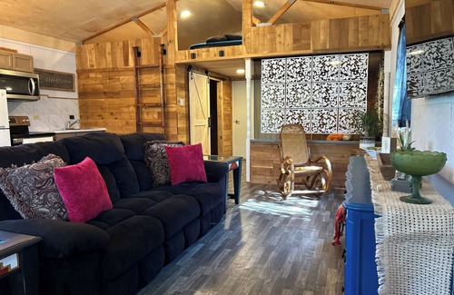 Dexter Cottage | Charming 2-bedroom cottage in Dexter with AC, WiFi. Enjoy your stay