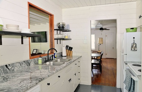 Ava Cottage | Charming 2-bedroom cottage in scenic Southwest MO with a large corner lot.
