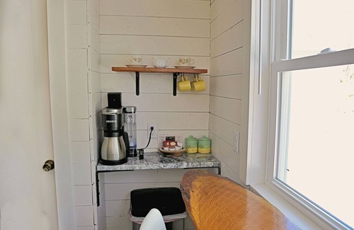 Ava Cottage | Charming 2-bedroom cottage in scenic Southwest MO with a large corner lot.