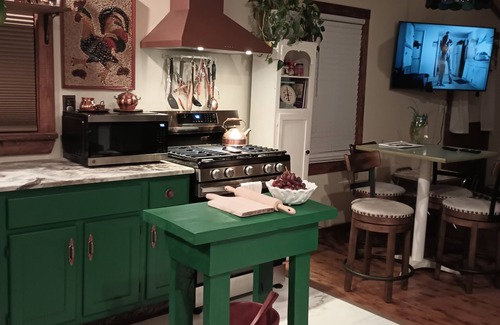 Lynn House | Charming 2-bedroom country house with AC, WiFi in Columbus