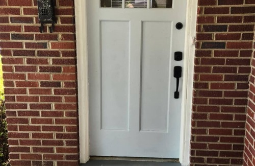 Earlewood House | Charming 2-bedroom duplex home in Historic Earlewood