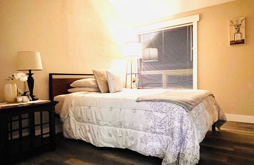 Goldendale Other | Charming 2-bedroom farmhouse in Goldendale with WiFi and AC