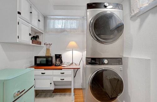 Franklin to the Fort Apartment | Charming 2-Bedroom Guest Suite in the Heart of Missoula