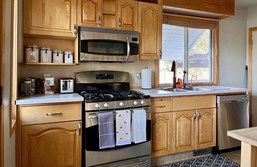 South Lethbridge House | Charming 2-Bedroom Home Near Hospital