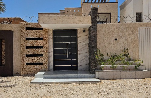 Nouakchott House | Charming 2-bedroom house in marvelous Nouakchott with WiFi, AC