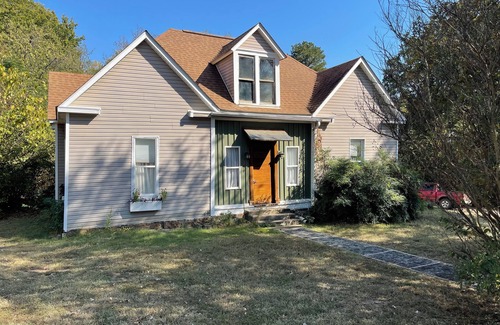 Booneville House | Charming 2-bedroom house in lovely Booneville with AC, WiFi