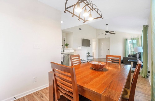 Gunter Afs House | Charming 2-Bedroom Home.Pet Friendly.2 Min From Baptist East