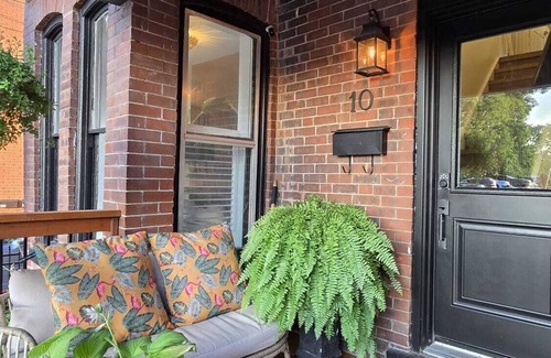 Grimsby House | Charming 2-bedroom historic home with WiFi and AC in Grimsby