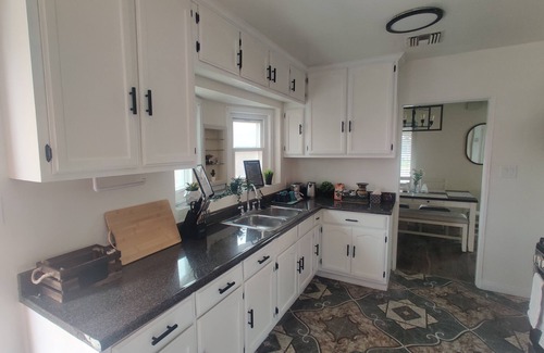 Los Angeles House | Charming 2-bedroom house with WiFi, AC in wonderful Inglewood near SOFI