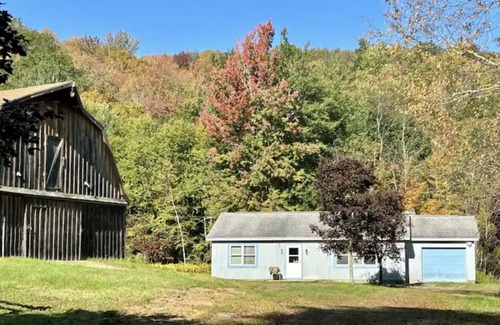 Chittenden House | Charming 2-bedroom house near Killington