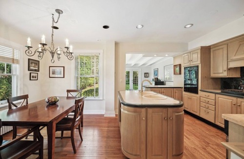 Winnetka House | Charming 2-bedroom home in fantastic Winnetka, IL location