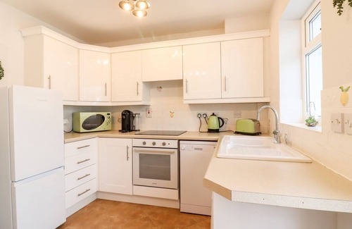 Tiptree House | Charming 2 bedroom home with hot tub, WIFI, parking