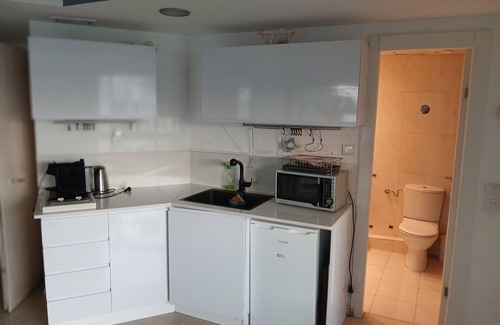 Herzliya Pituach Hotel | Charming 2-bedroom hotel in fabulous Herzliya with WiFi, AC, fitness room