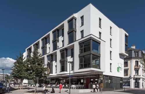 Nyon House | Charming 2-bedroom hotel in marvelous Nyon with fitness room, WiFi