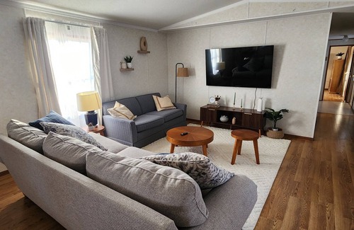 Northeast Entrance Badlands House | Charming 2-bedroom house with WiFi and AC in Interior.