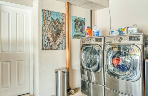 Inglewood-Finn Hill House | Charming 2-bedroom house with WiFi, AC in delightful Kirkland. Hot Tub