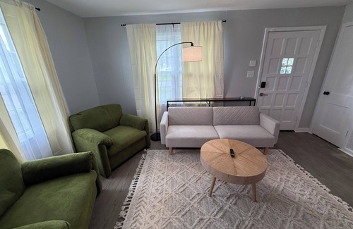 Fremont House | Charming 2-bedroom house in welcoming Fremont with AC