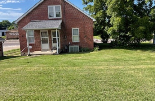 Hermann House | Charming 2-bedroom house in fabulous downtown Hermann