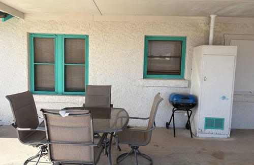 Safford House | Charming 2-bedroom house in Safford, AZ with AC, Wi-Fi