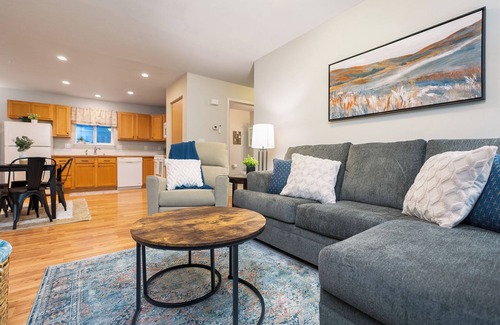 West Central House | Charming 2-bedroom house in Spokane with WiFi and AC