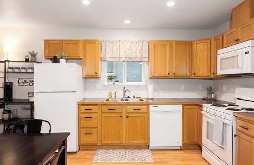 West Central House | Charming 2-bedroom house in Spokane with WiFi and AC